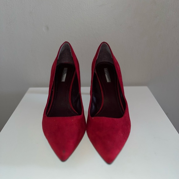 Red heels! - Picture 8 of 8